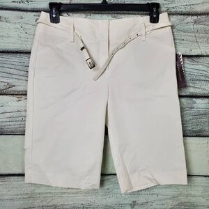 Dana Buchman Women’s Bermuda Shorts Size 6 White Stretch with Belt NWT